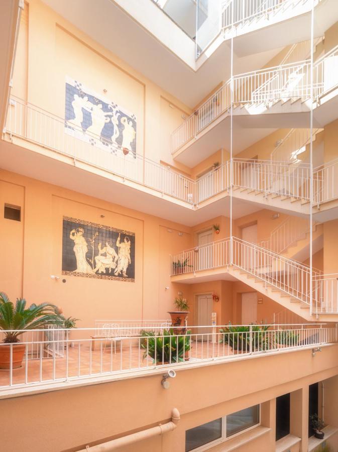 Palazzo Leo Suite And Apartment Lecce Exterior photo