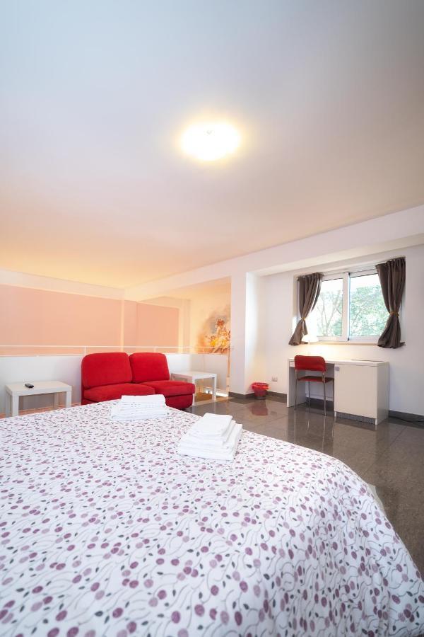 Palazzo Leo Suite And Apartment Lecce Exterior photo