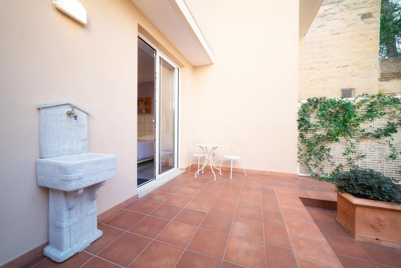 Palazzo Leo Suite And Apartment Lecce Exterior photo