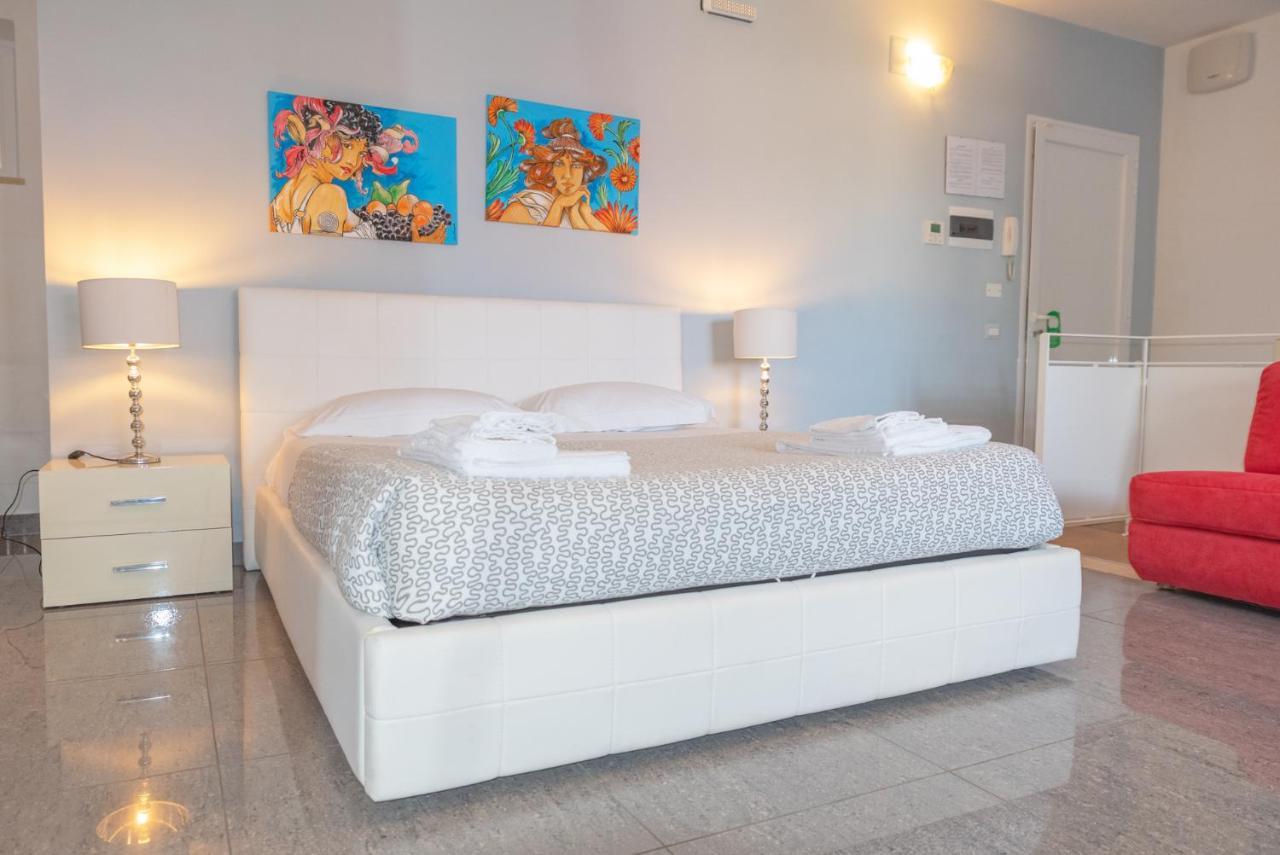 Palazzo Leo Suite And Apartment Lecce Exterior photo